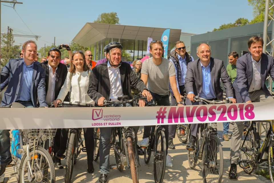 #MVOS2018 : kick-off - François Bausch avec Claude Lamberty, Max Hahn, Joëlle Elvinger, Andy Schleck, Laurent Vanetti, Patrick Goldschmidt et Gilles Dostert ©Gilbert Nothar  (Jpeg, 95 Kb)